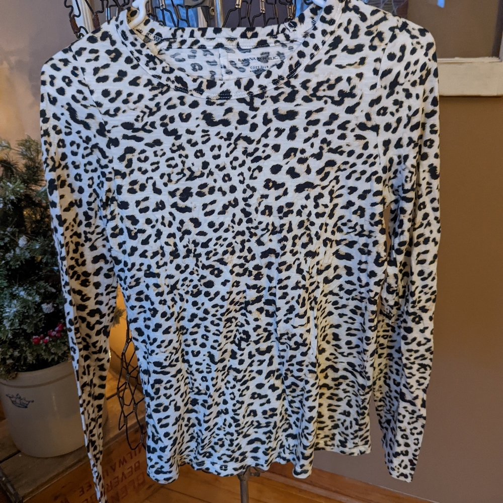 Women's Banana Republic, size small tee.